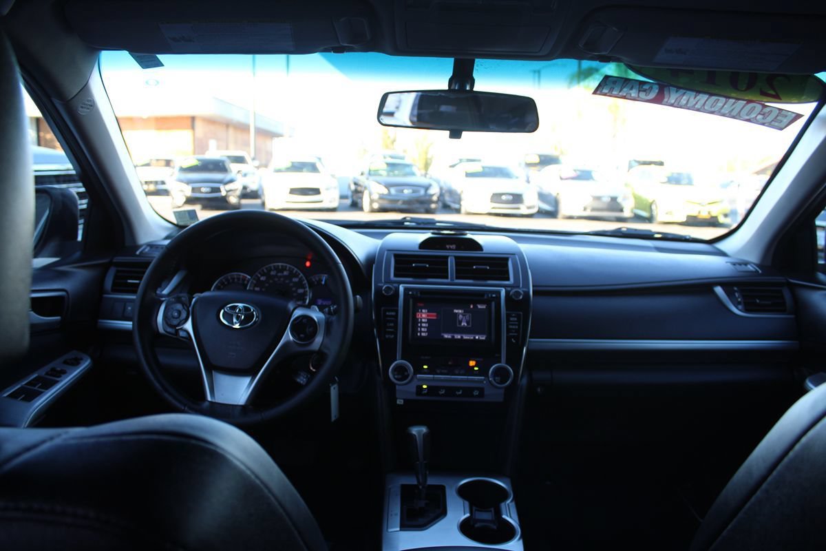 Used 2014 Toyota Camry SE FWD image 23