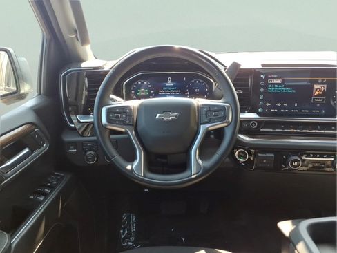 Used 2023 Chevrolet Silverado 1500 RST AWD/4WD image 15