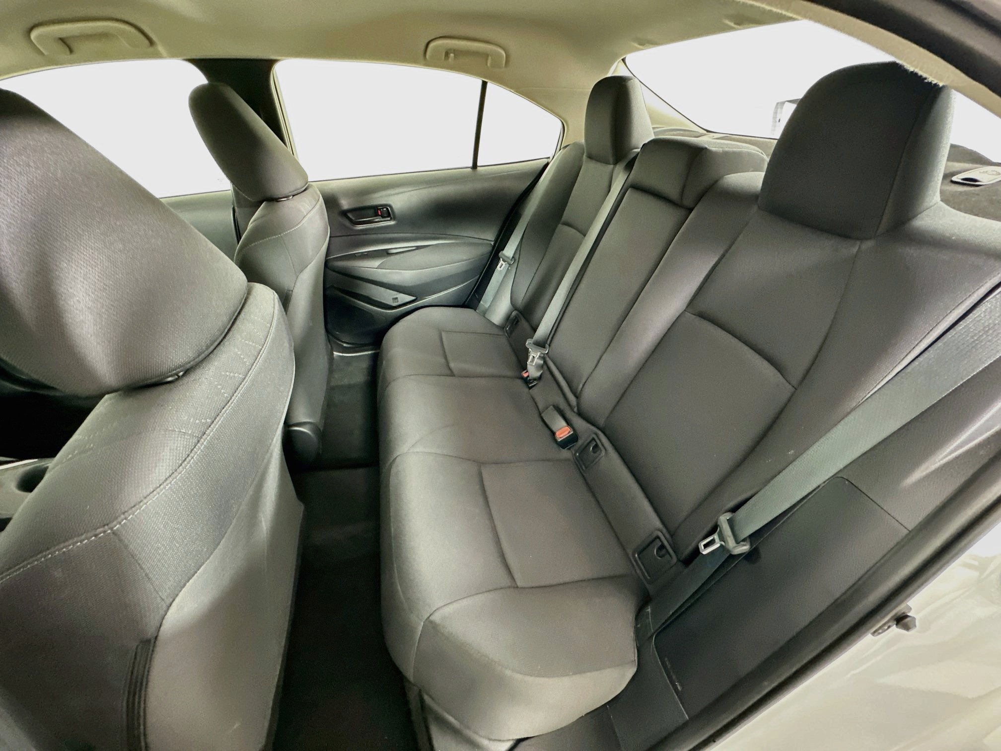 Used 2025 Toyota Corolla LE FWD image 25