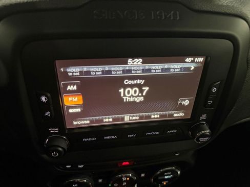 Used 2017 Jeep Renegade Trailhawk w/ Premium Trailhawk Package AWD/4WD image 30