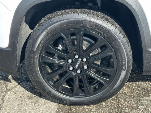 Certified 2023 GMC Acadia SLT w/ Elevation Edition image 9