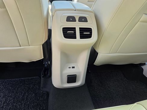Used 2023 Buick Envision Avenir FWD image 19