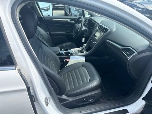Used 2013 Ford Fusion Energi SE FWD image 3