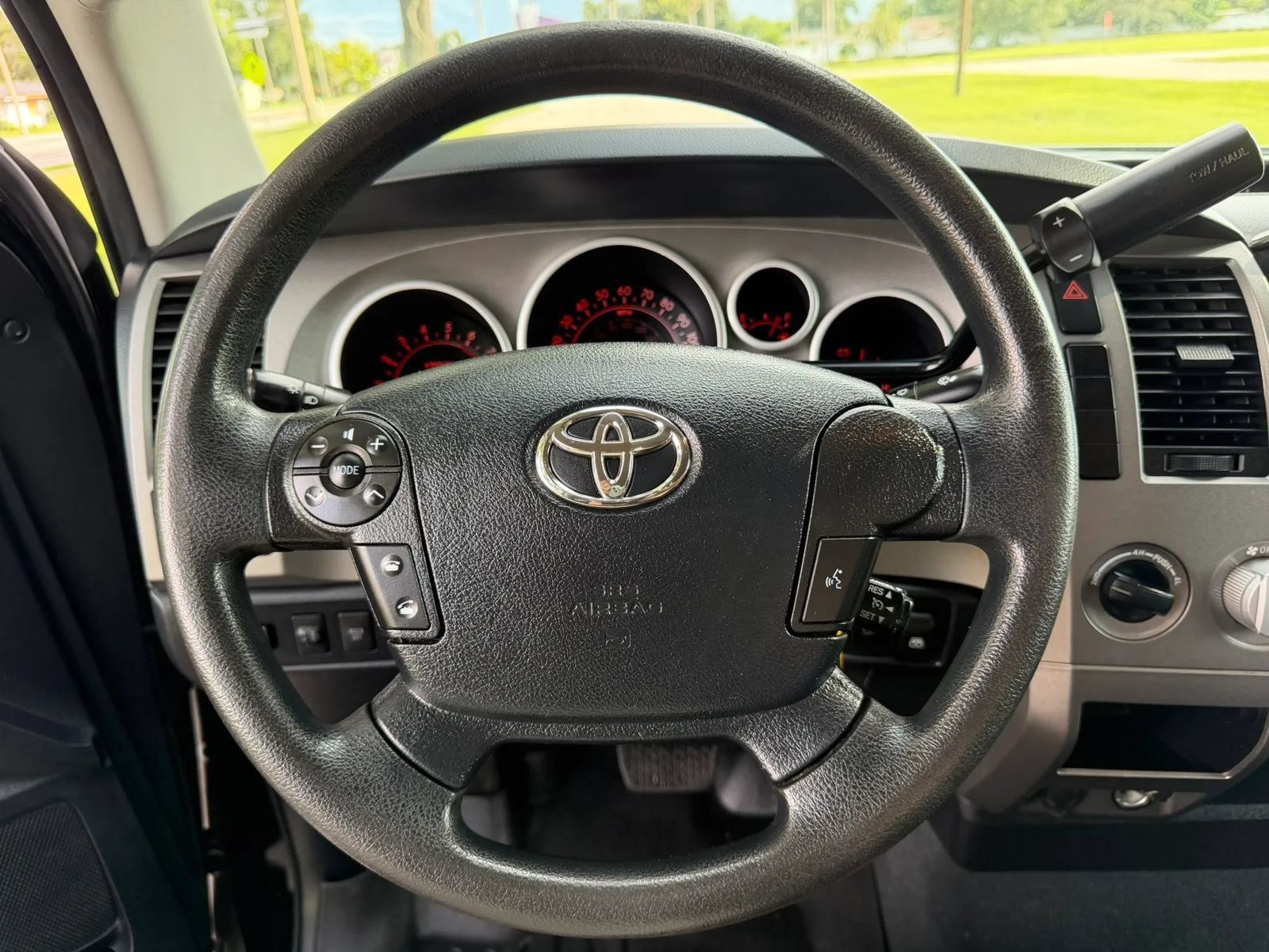 Used 2013 Toyota Tundra 4x4 CrewMax w/ Tow Pkg image 47