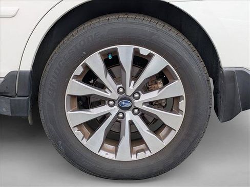 Used 2018 Subaru Outback 2.5i Touring AWD/4WD image 9