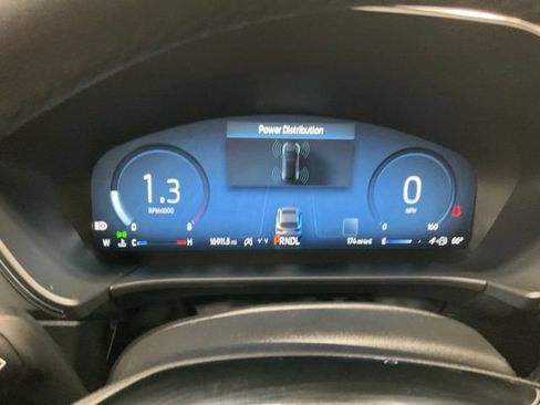 Certified 2025 Ford Escape Platinum AWD/4WD image 9