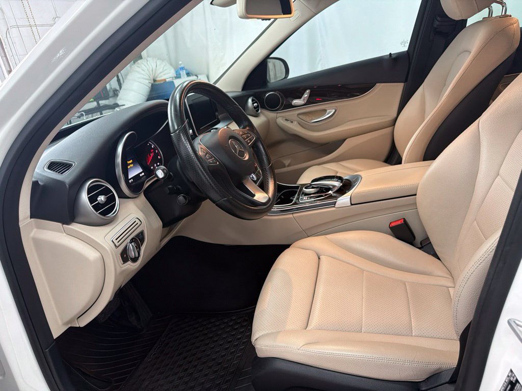 Used 2015 Mercedes-Benz C 300 Sedan image 12