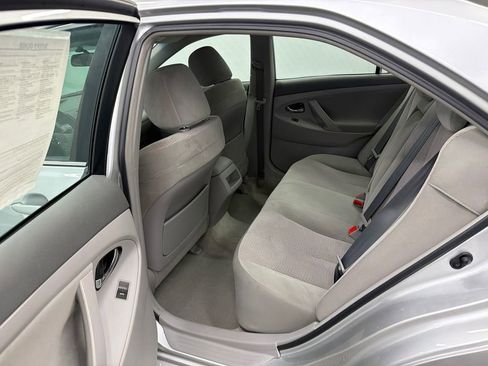 Used 2011 Toyota Camry LE FWD image 20