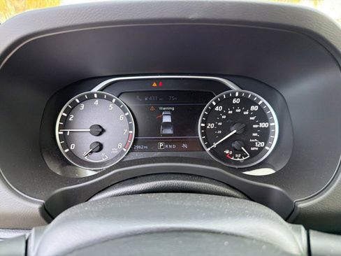 Used 2025 Nissan Frontier SV image 20