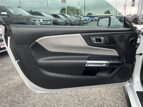 Used 2025 Ford Mustang GT RWD image 11