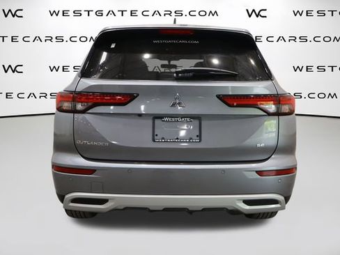 Used 2022 Mitsubishi Outlander SE image 7