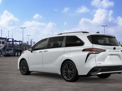 New 2026 Toyota Sienna XSE FWD image 8