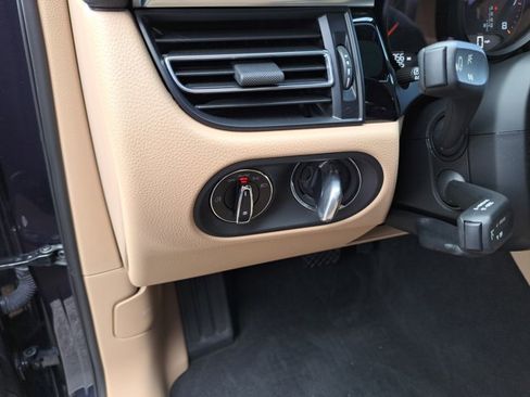 Certified 2021 Porsche Macan image 26