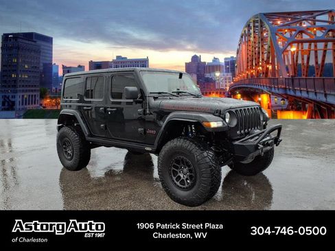 Used 2021 Jeep Wrangler Unlimited Rubicon w/ Xtreme Recon 35" Tire Package AWD/4WD image 1