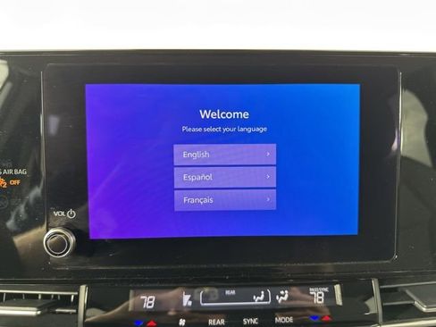 Used 2025 Toyota Sienna LE AWD/4WD image 19