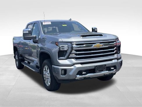 Used 2024 Chevrolet Silverado 2500 High Country AWD/4WD image 3