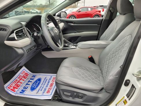 Used 2019 Toyota Camry XSE image 5