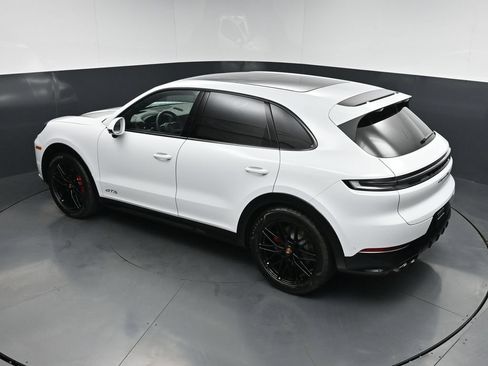 New 2026 Porsche Cayenne GTS AWD/4WD image 19