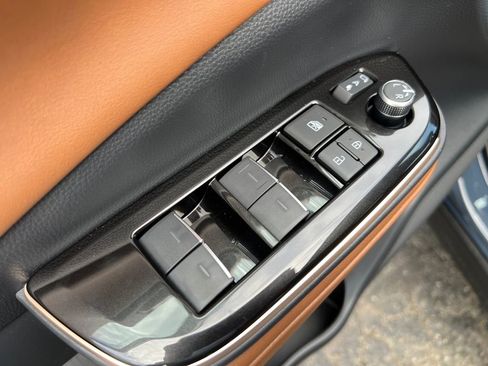 New 2026 Toyota Crown Signia image 37