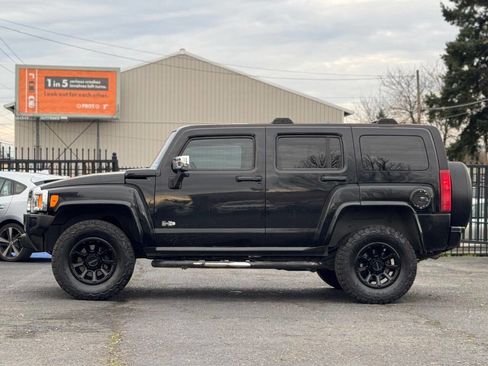 Used 2007 HUMMER H3 w/ Chrome Appearance Package image 18