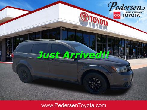 Used 2019 Dodge Journey SE w/ Premium Group FWD image 1