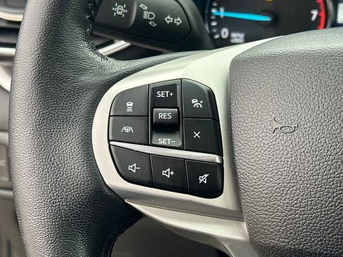 Certified 2022 Ford Explorer XLT w/ Equipment Group 202A image 34