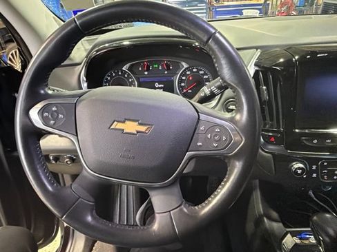 Used 2021 Chevrolet Traverse LT FWD image 6