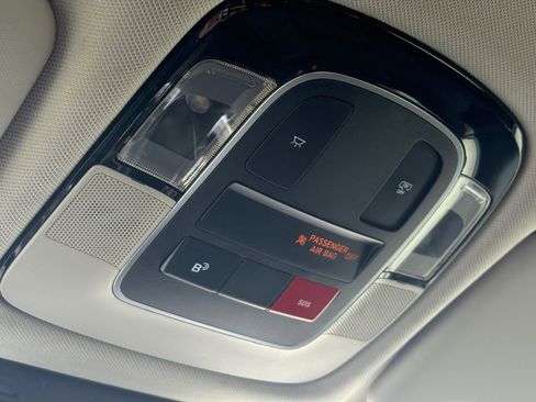 Used 2025 Hyundai Tucson SE FWD image 30