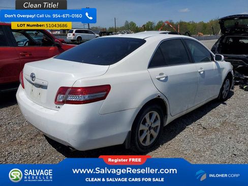 Used 2011 Toyota Camry LE w/ LE Extra-Value Pkg image 4