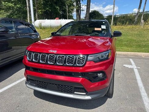 Used 2025 Jeep Compass Limited w/ Sun & Sound Group AWD/4WD image 3