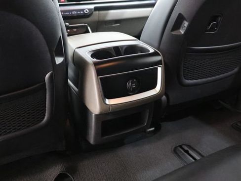 Used 2025 Kia Carnival FWD image 30