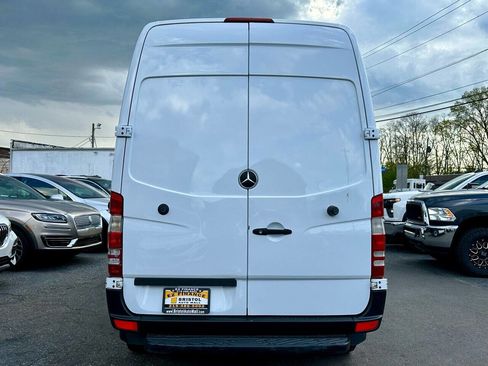 Used 2014 Mercedes-Benz Sprinter 2500 image 6