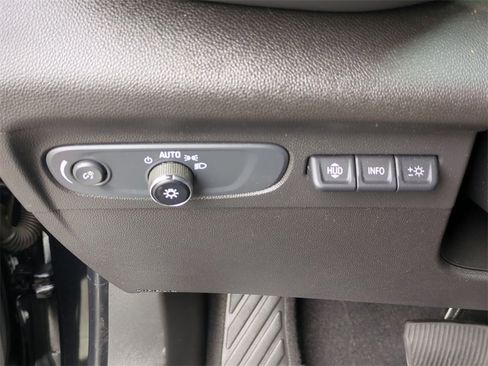 Used 2022 Buick Envision Avenir w/ Technology Package II image 20