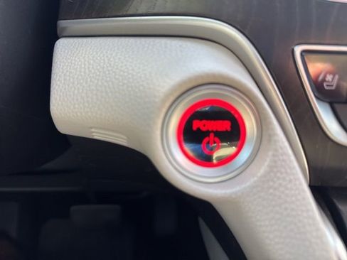 Used 2019 Honda Accord Touring image 23