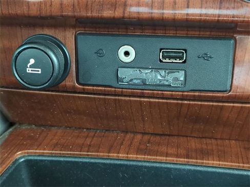 Used 2010 Ford F150 Lariat image 21