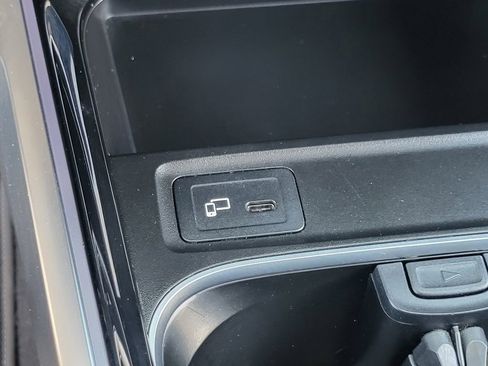 Used 2021 Mercedes-Benz GLB 250 image 29
