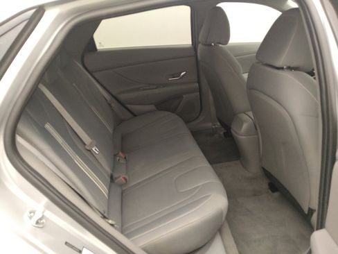 Used 2021 Hyundai Elantra SEL FWD image 19