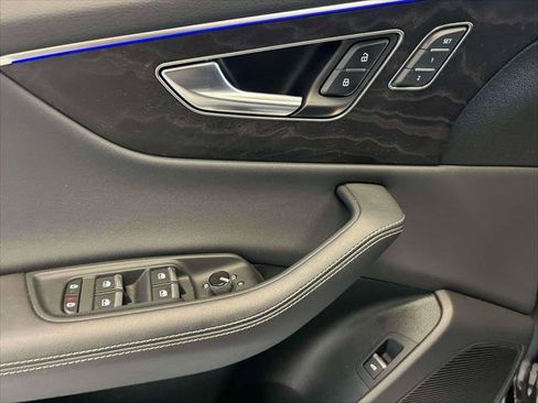 Used 2023 Audi Q8 Premium Plus w/ Premium Plus Package image 15