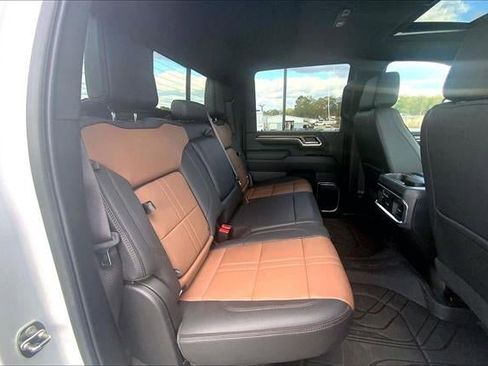 Used 2024 Chevrolet Silverado 2500 High Country w/ High Country Premium Package image 26