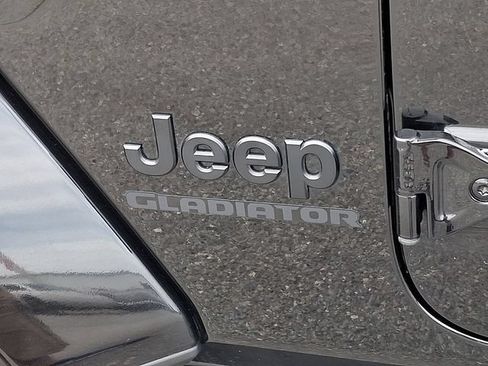 Used 2021 Jeep Gladiator Sport AWD/4WD image 33