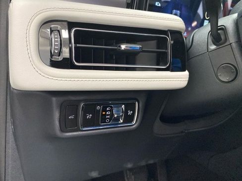 New 2026 Lincoln Aviator AWD image 24