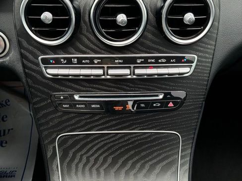 Used 2019 Mercedes-Benz GLC 300 4MATIC image 34