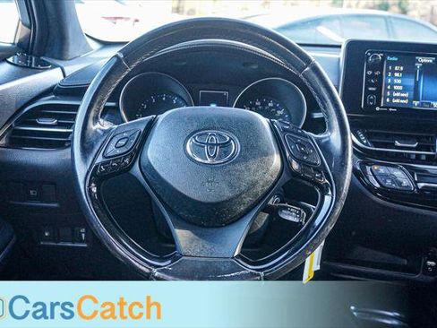 Used 2018 Toyota C-HR XLE image 32