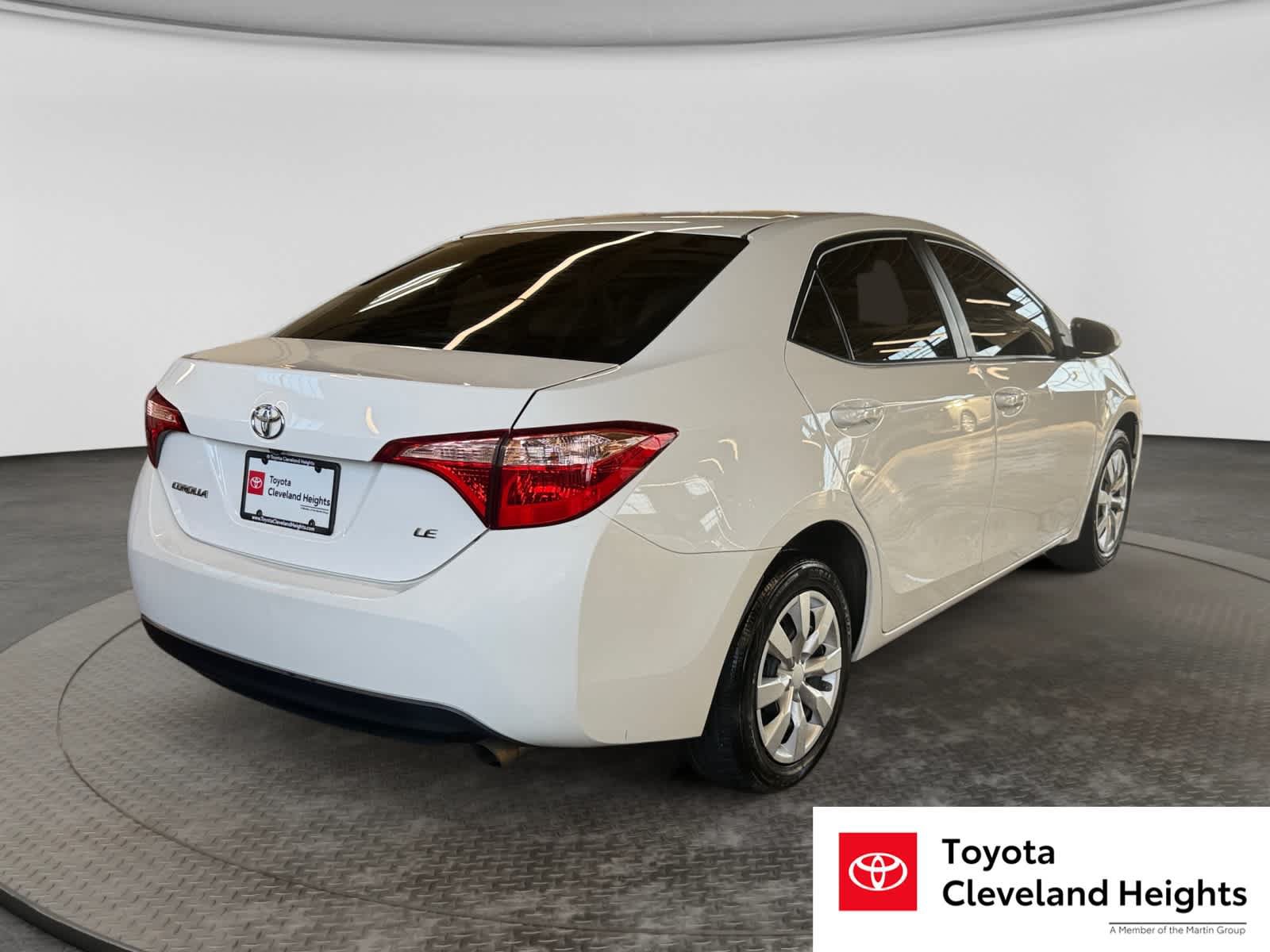 Used 2017 Toyota Corolla LE w/ Carpet Mat Package (TMS) FWD image 5