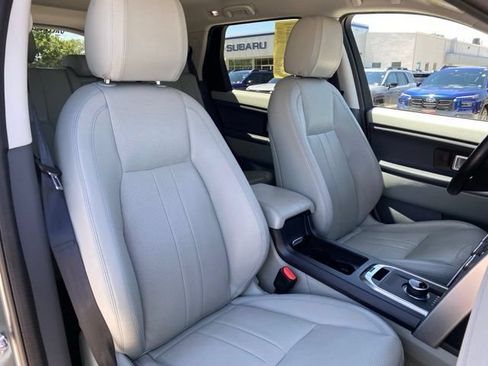 Used 2019 Land Rover Discovery Sport SE AWD/4WD image 9