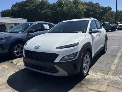 Used 2023 Hyundai Kona SEL w/ Cargo Package FWD image 3
