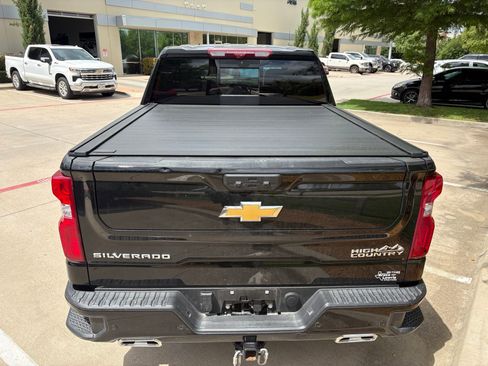 Used 2025 Chevrolet Silverado 1500 High Country w/ High Country Premium Package AWD/4WD image 5