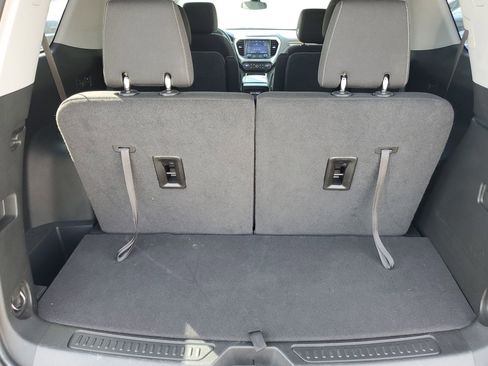 Used 2023 GMC Acadia SLE image 8