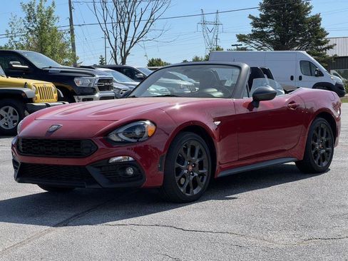 Used 2019 FIAT 124 Spider Abarth w/ Convenience Group RWD image 4