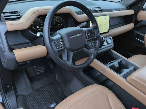 Used 2025 Land Rover Defender 110 S image 2